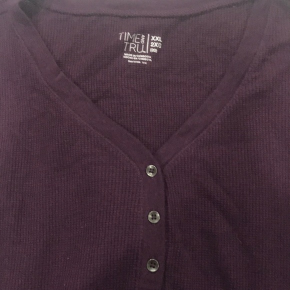 Woman’s long sleeve top - Picture 2 of 4